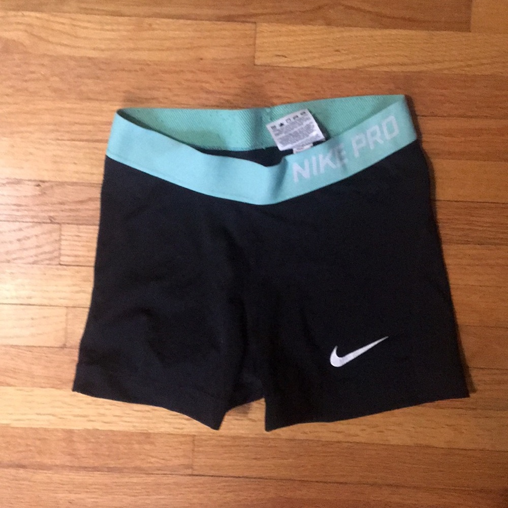 Black Nike pro shorts